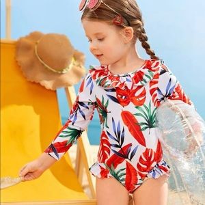 Toddler girls ruffle swim suit size 5-6y ..
